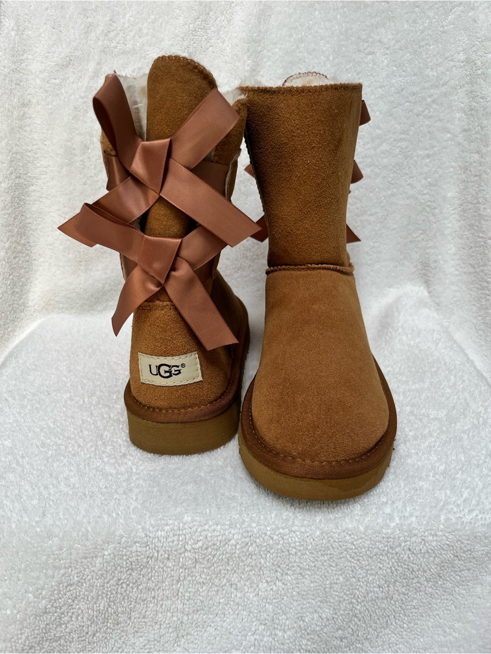 UGG Women's Chestnut Suede Bailey Bow Short Boots Size 9 Wide New Without Tags